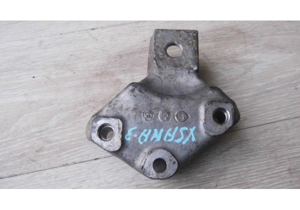 Кронштейн двигуна правий Peugeot Partner, Citroen Berlingo, 1.6 hdi, 964477250, 9644772580